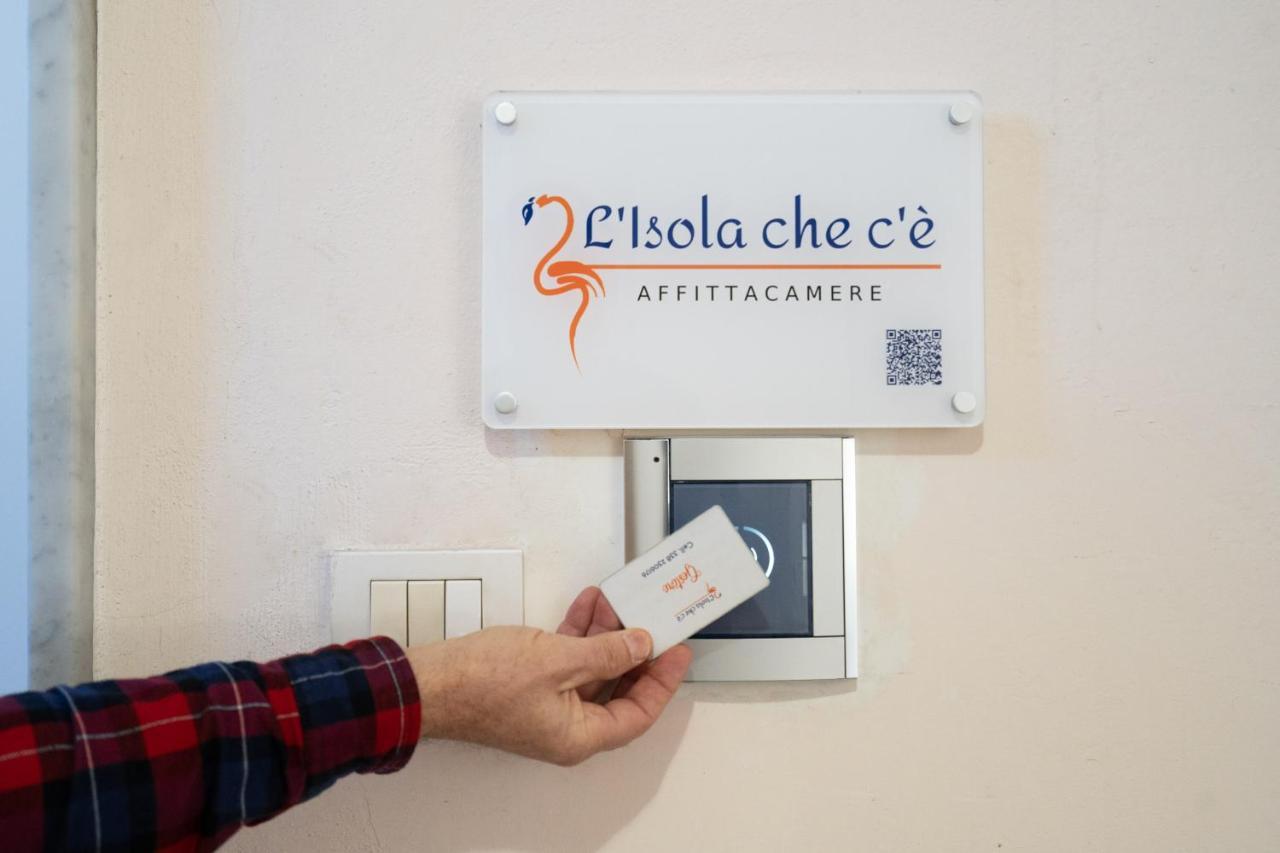 L'Isola Che C'E' Hotel Cagliari Esterno foto